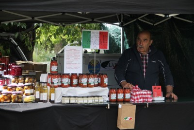 talián na farmářském trhu