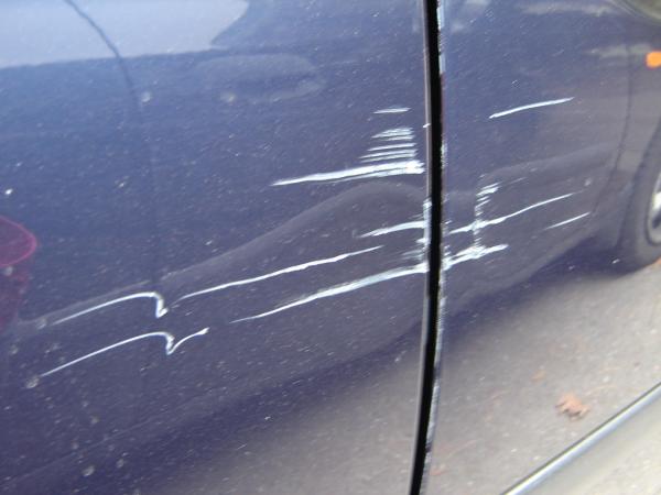 poskrabane dvere - predne+zadne.JPG