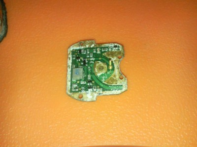 Zoxidovana deska tistenych spoju