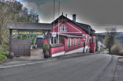 IMG_4147_8_9_tonemapped.jpg