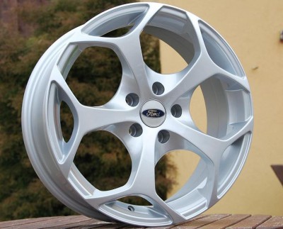 Ford 7x17 Hypersilver 5x114,3 ET 52,5.jpg